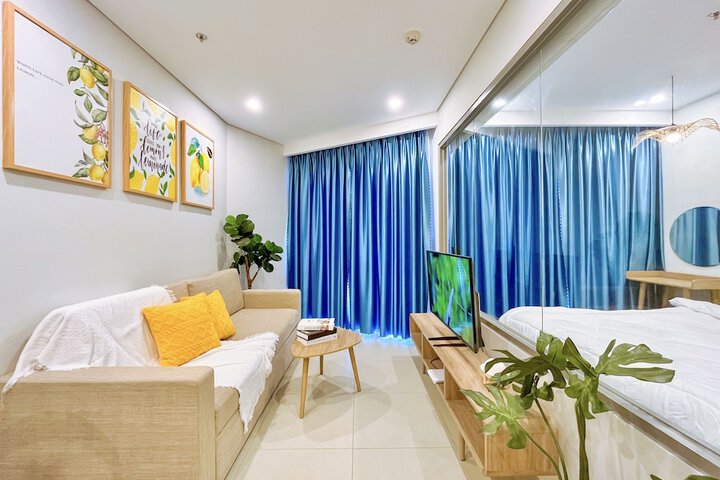 Room 9 of 299