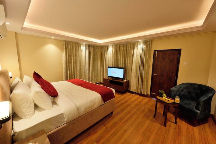 Room 4 of 15