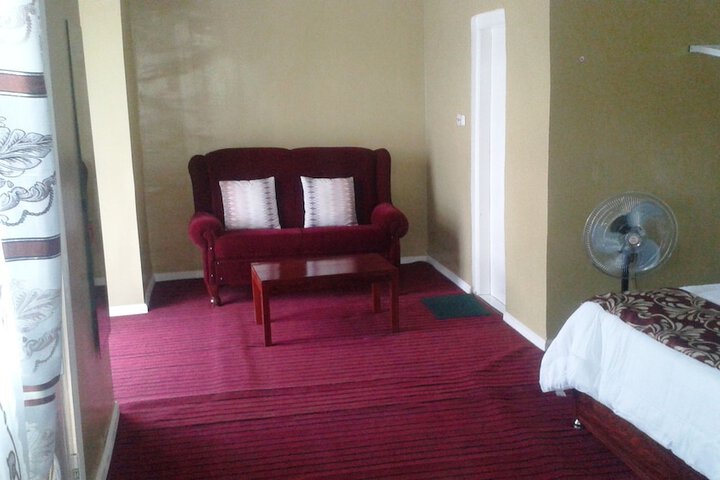 Room 12 of 35