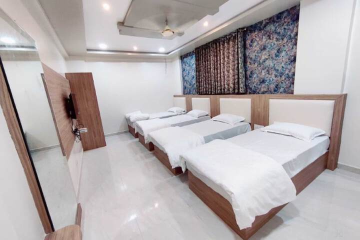 Room 15 of 36