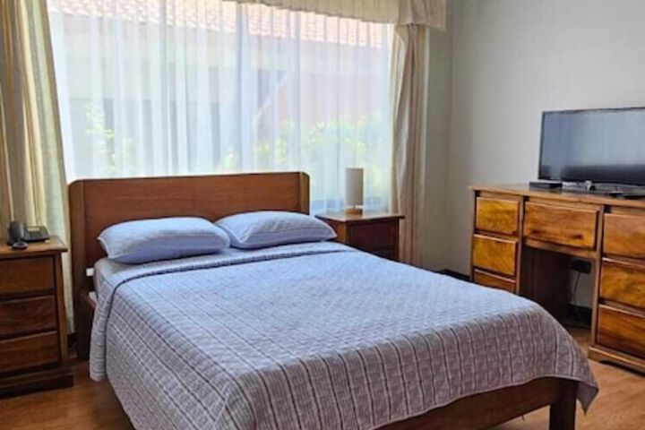 Room 6 of 27