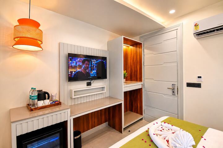 Room 15 of 32