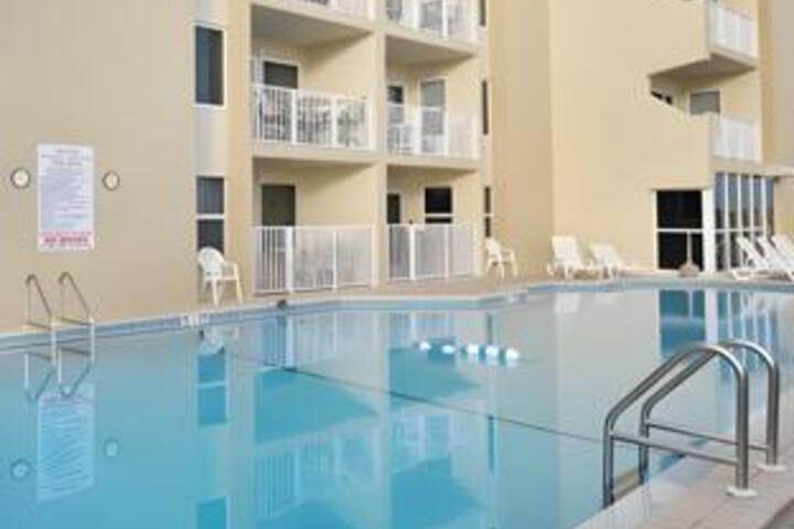 Pool Hotel