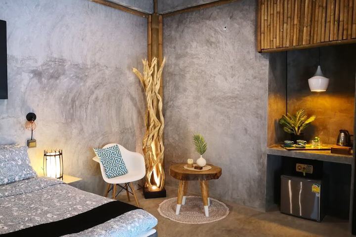 Room 3 of 74