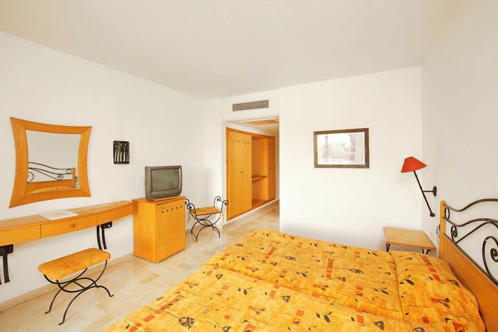 Room 9 of 61