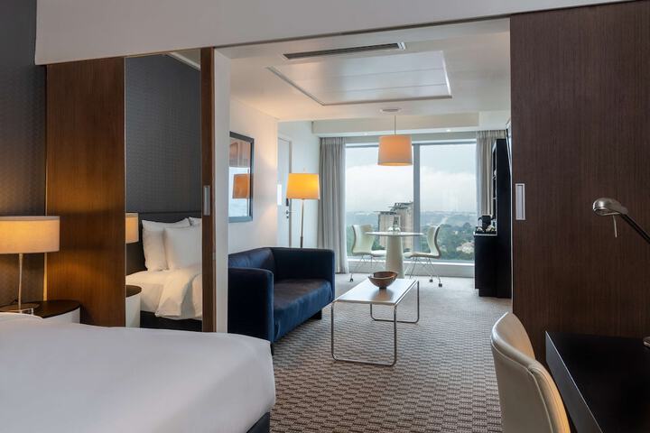 Room 16 of 148