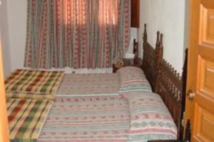 Room 5 of 10