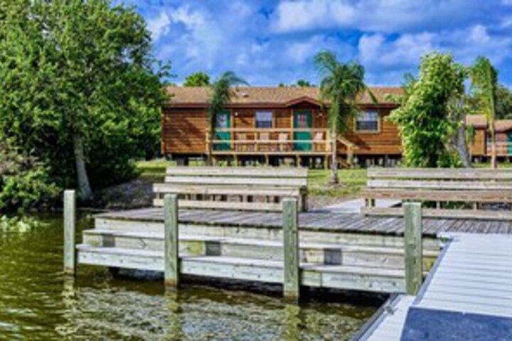 Lake Seminole Country Cabins in Seminole, FL