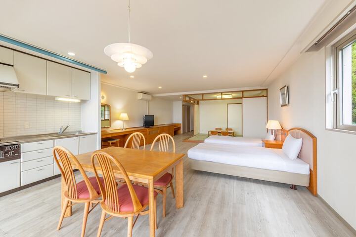 Room 10 of 47