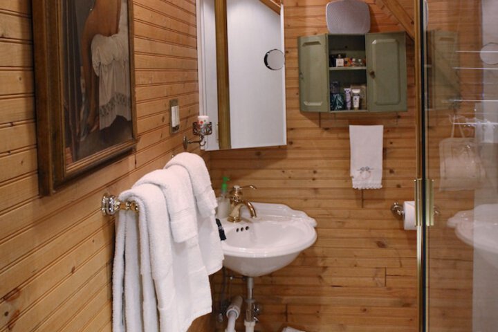 Room 45 of 95