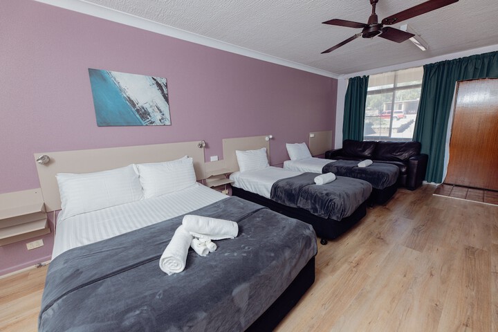 Room 10 of 51