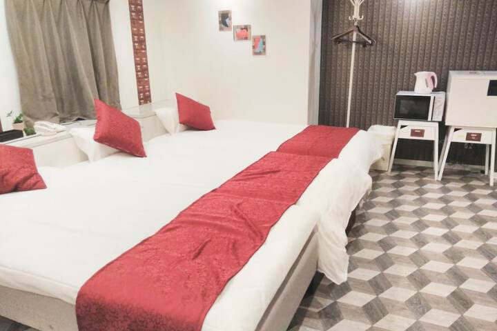 Room 36 of 62