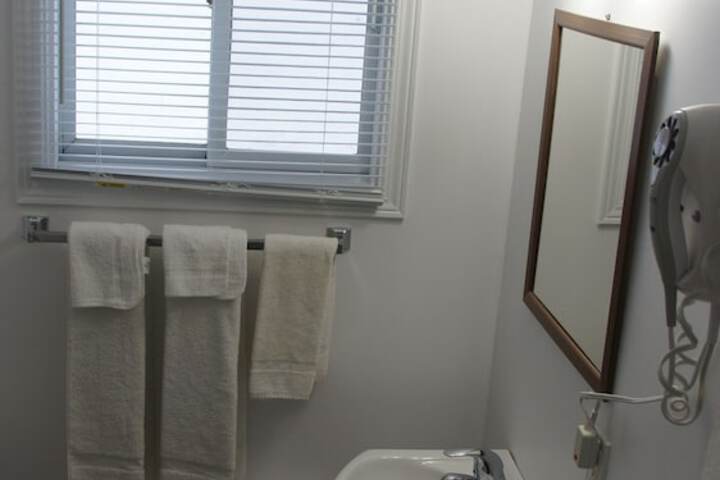 Room 13 of 27
