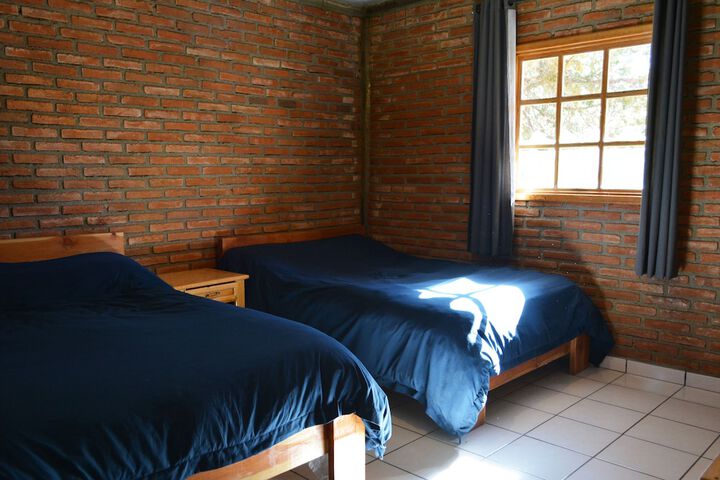 Room 6 of 80