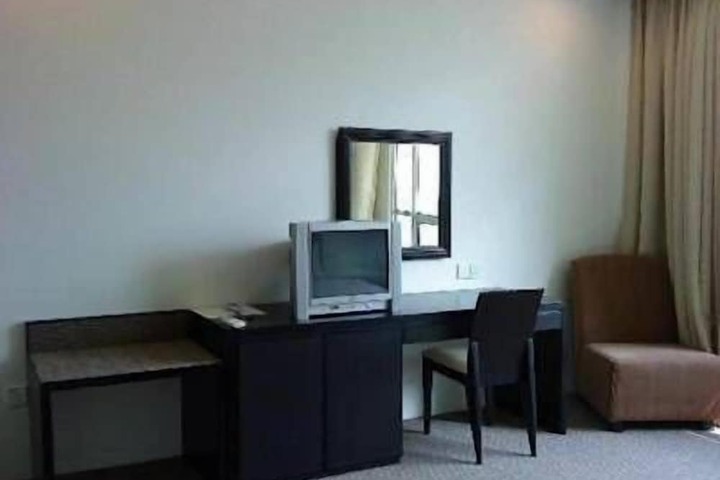 Room 8 of 44