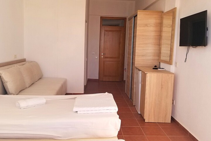 Room 35 of 100