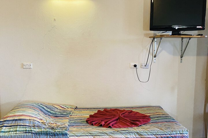 Room 10 of 31
