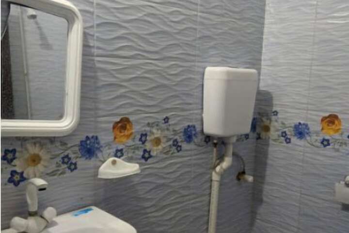 Room 6 of 6