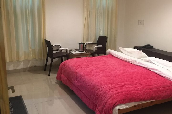 Room 13 of 29