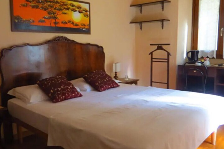 Room 9 of 23