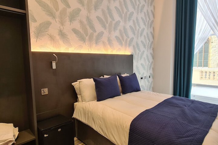 Room 21 of 69