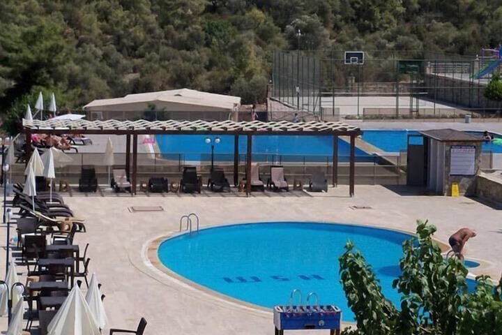 Pool 28 of 48