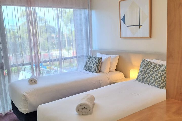 Room 4 of 105