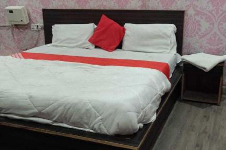 POP Hotel Diamond