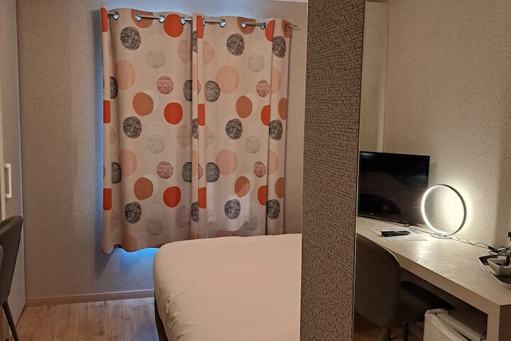 Room 17 of 74