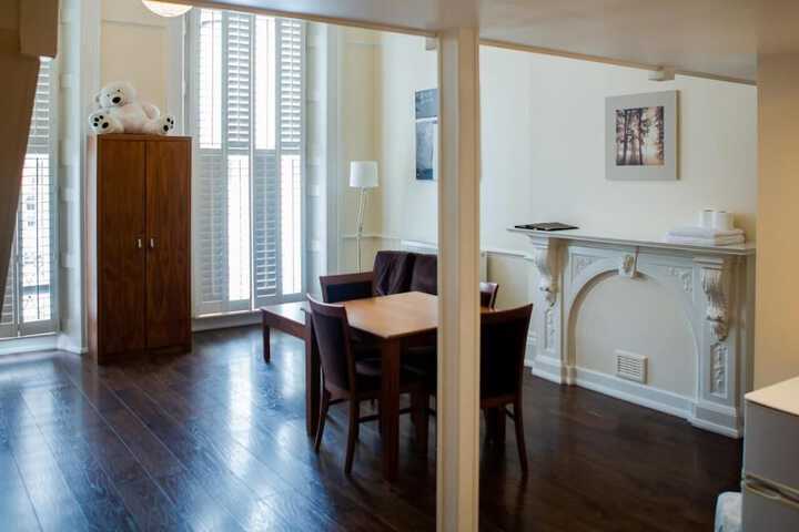 Room 14 of 33
