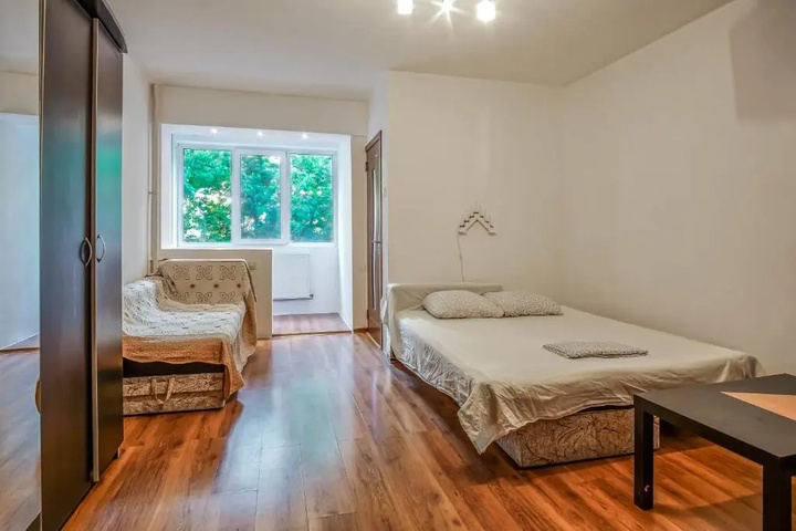 Room 4 of 14