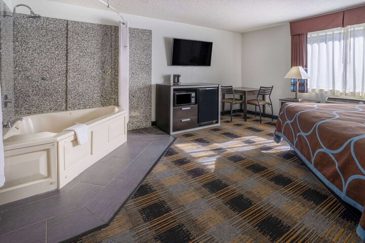 1 King Bed Suite (5 of 5)