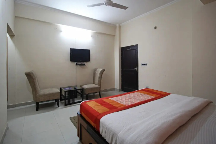 Room 3 of 11