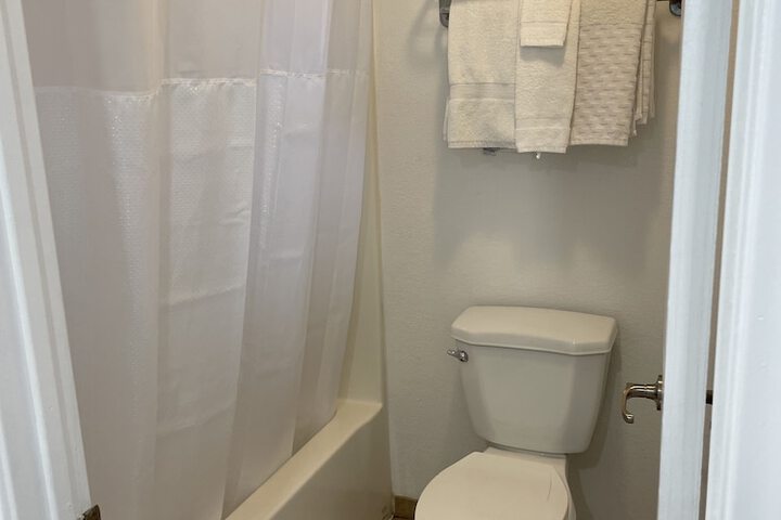 Room 7 of 10