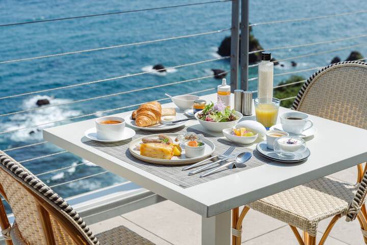 Breakfast/Coffee Service 44 of 56