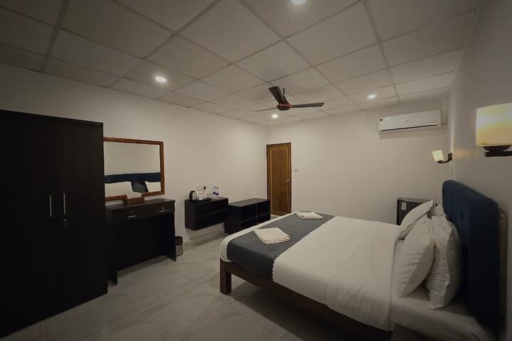 Room 10 of 22
