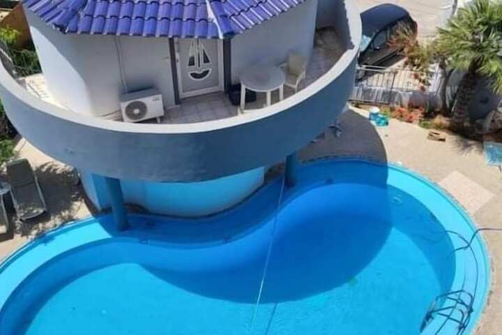 Hotel 64 of 74
