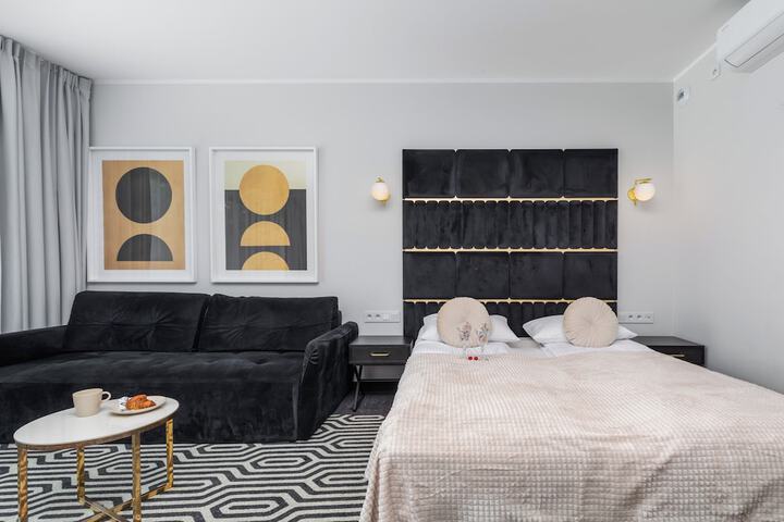 Room 12 of 49
