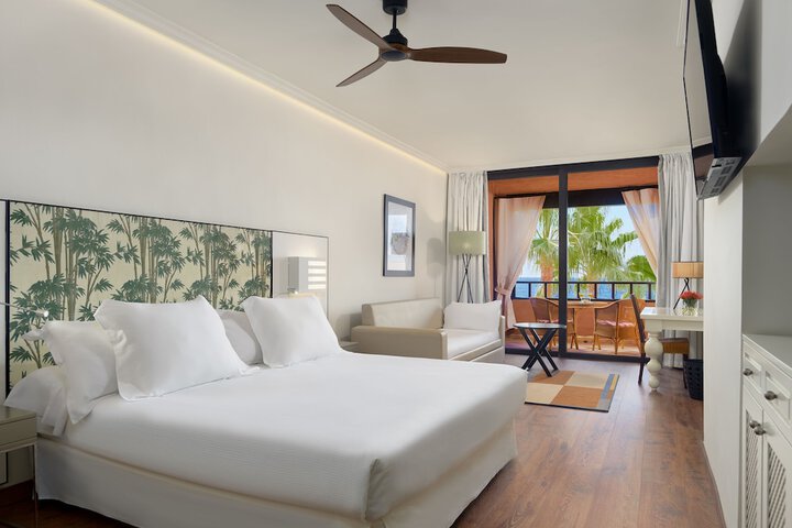 Room 4 of 62