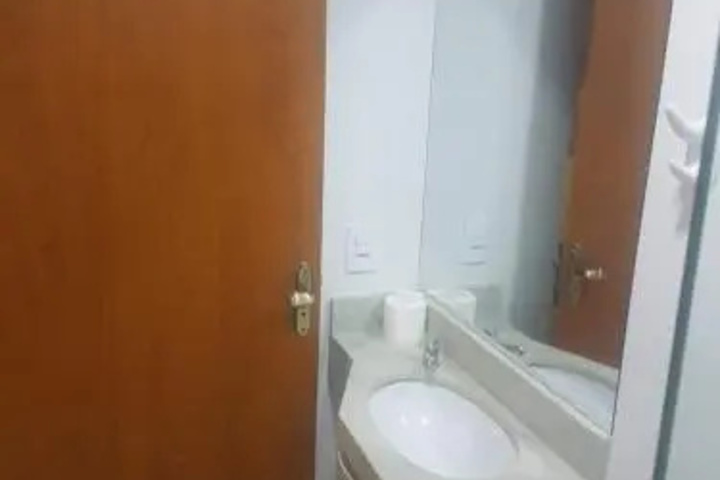 Room 10 of 24