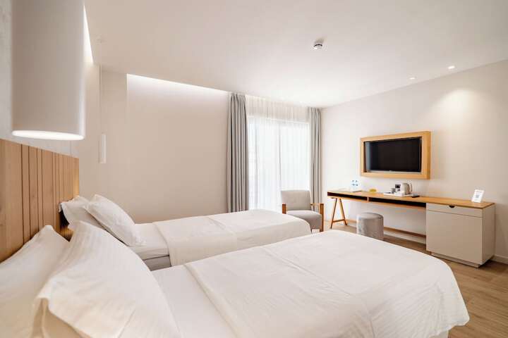 Room 75 of 163