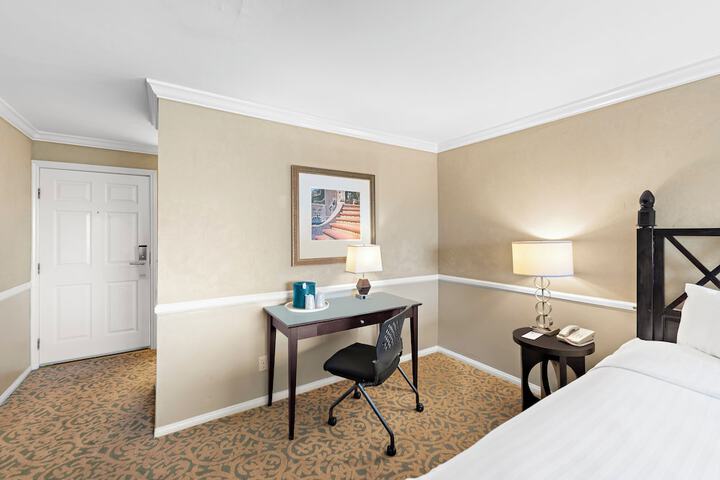Room 15 of 76