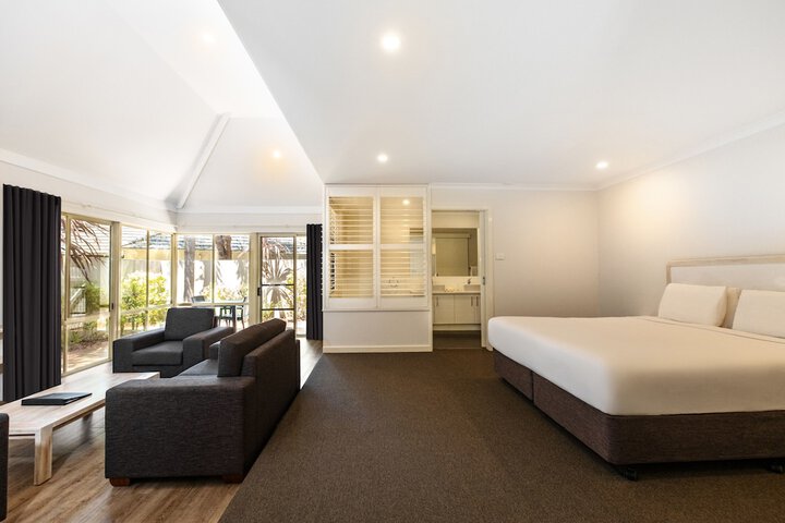 Room 2 of 129