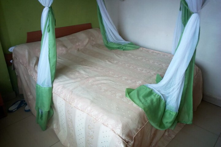 Room 3 of 16
