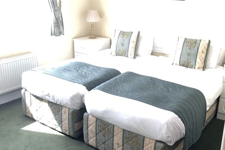 Room 12 of 104