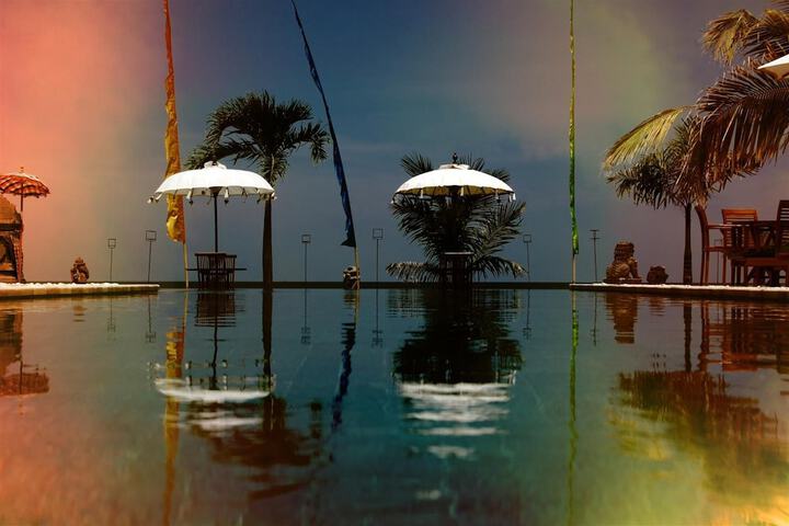Pools & Facilities