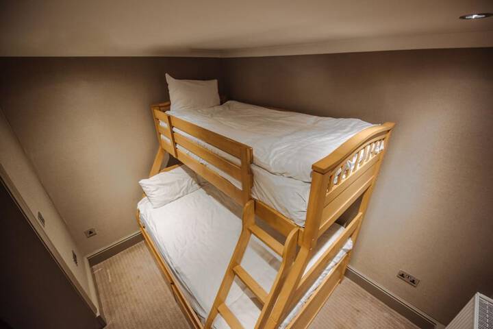 Room 20 of 66