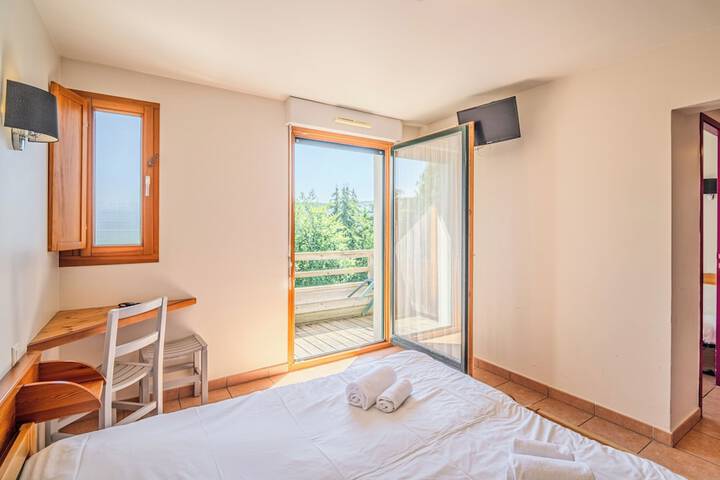 Room 13 of 38