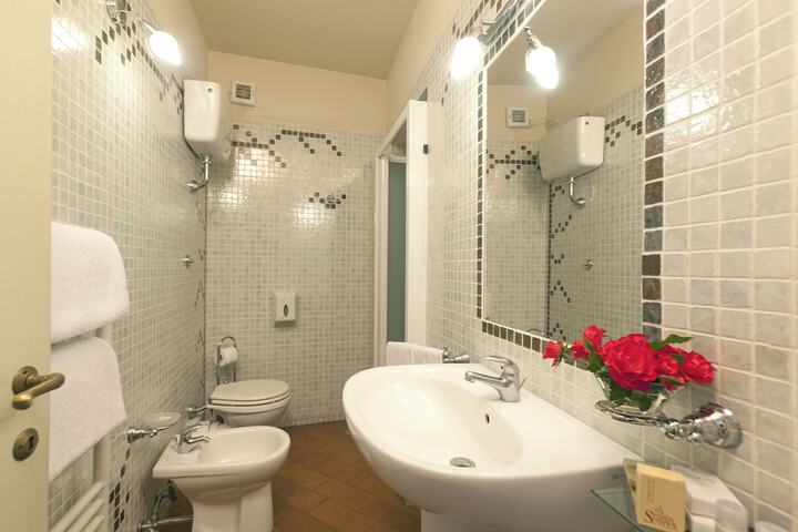 Room 20 of 48