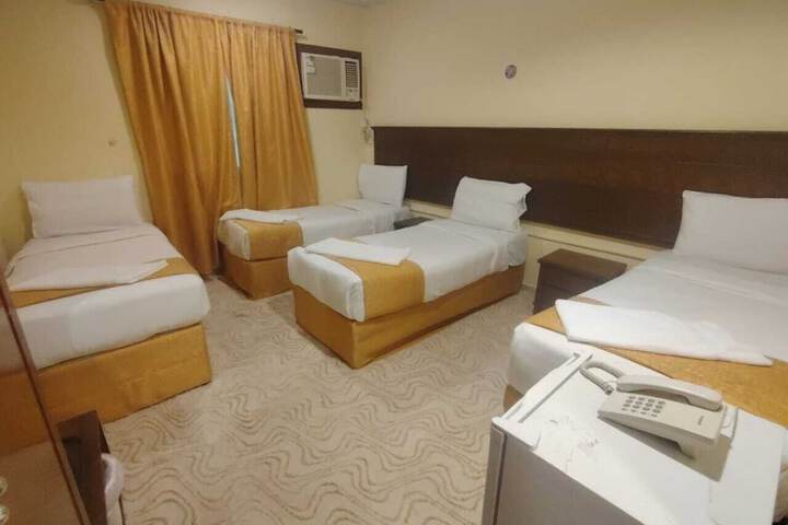 Room 5 of 8